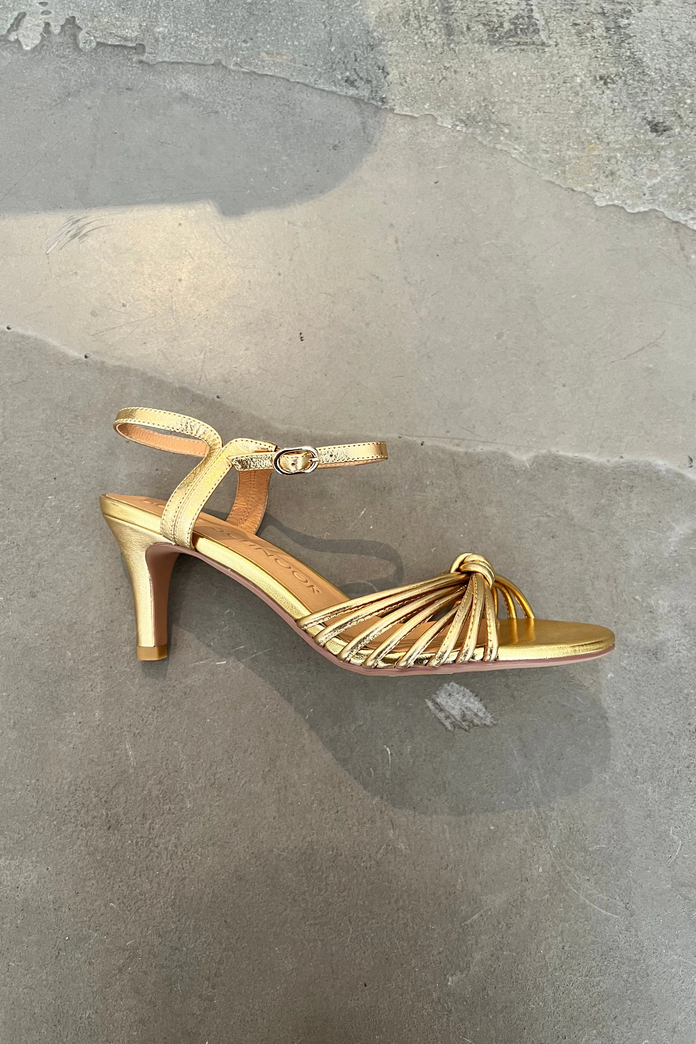 Sofie Schnoor - Gold Sandal